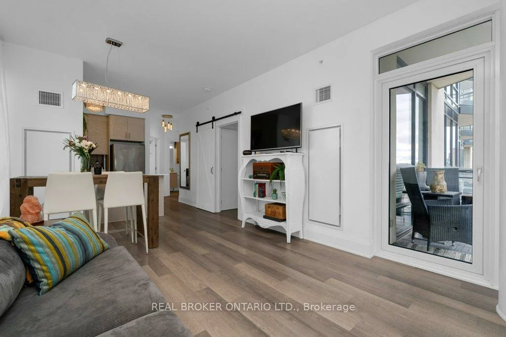 111, Worsley, City Centre, Barrie