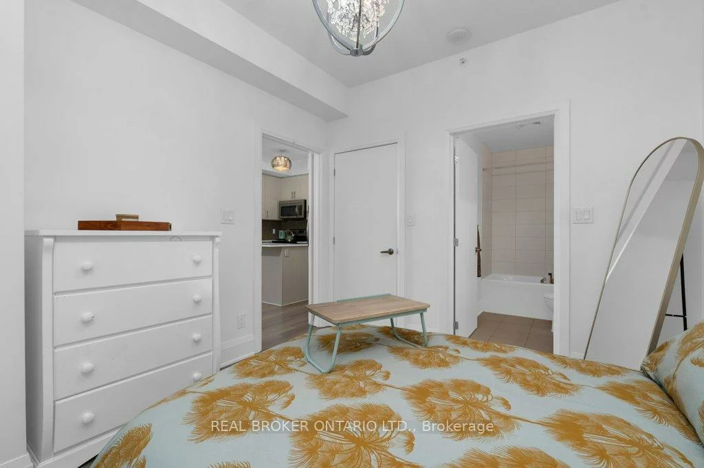 111, Worsley, City Centre, Barrie