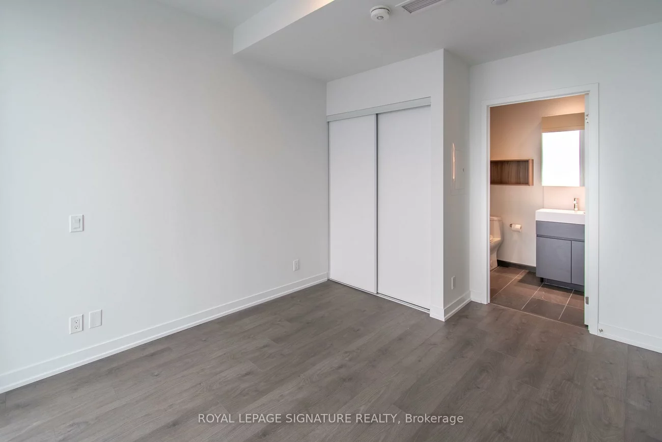 39, Mary, City Centre, Barrie