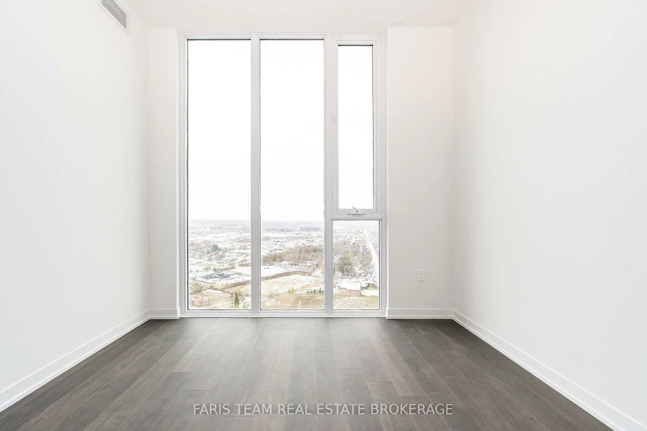 39, Mary, City Centre, Barrie