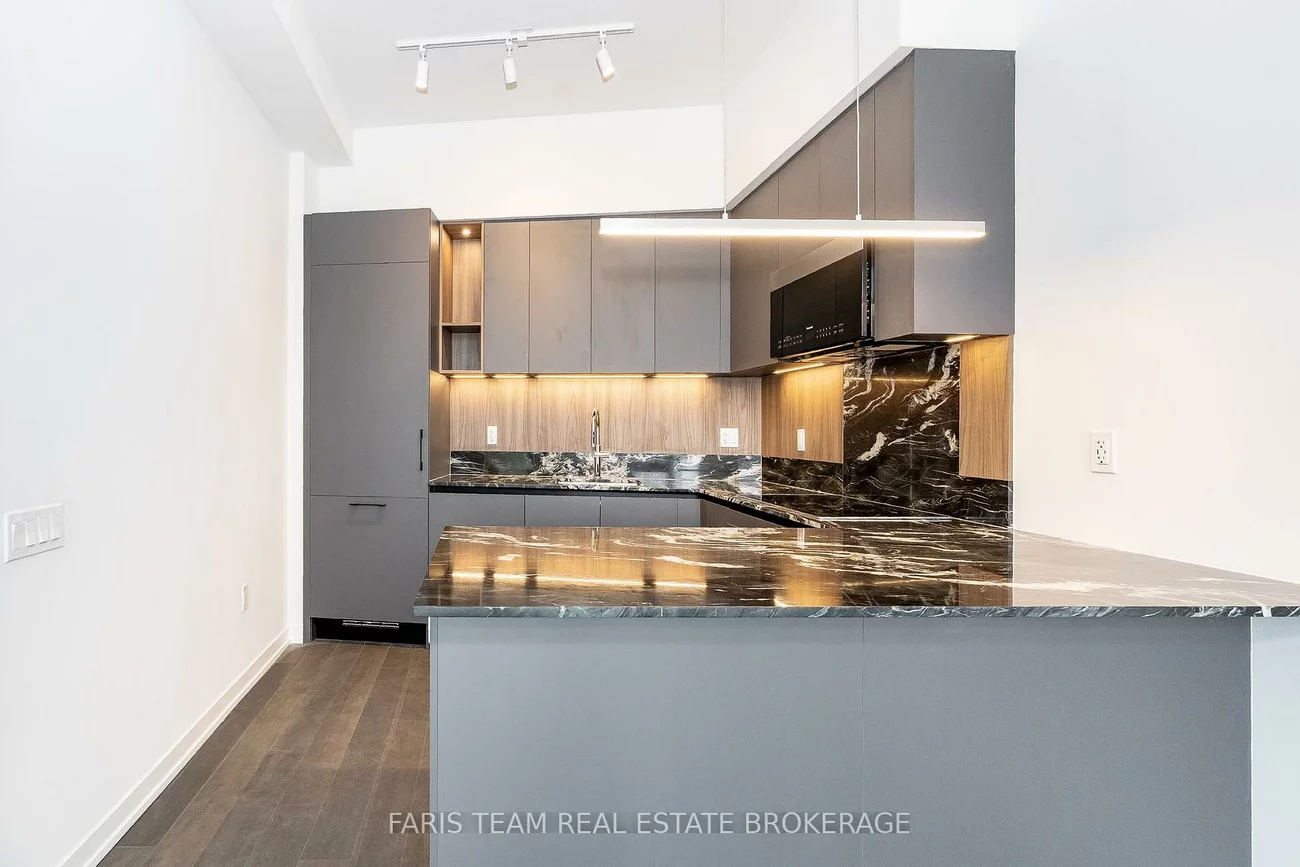 39, Mary, City Centre, Barrie