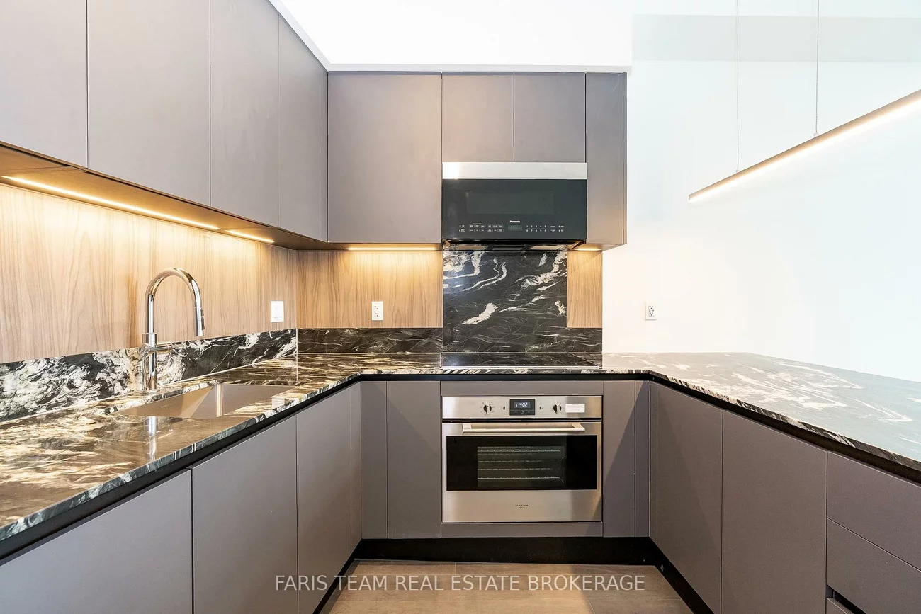 39, Mary, City Centre, Barrie