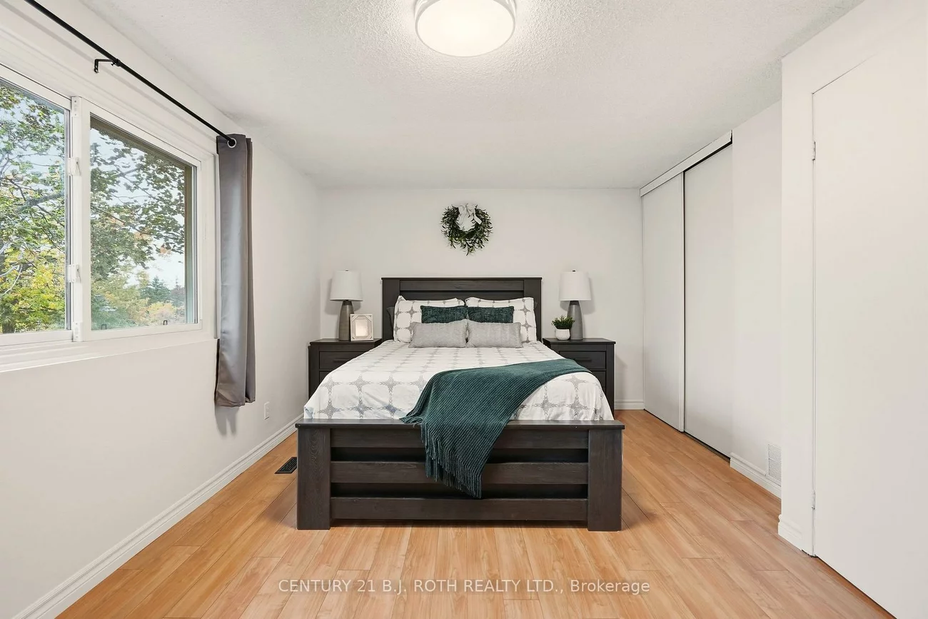 235, Steel, Codrington, Barrie