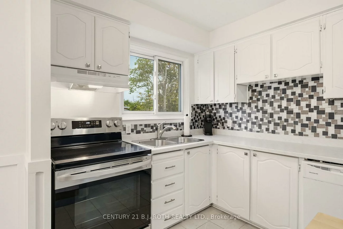 235, Steel, Codrington, Barrie