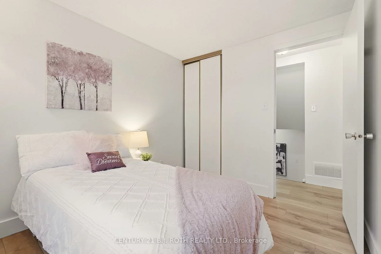 235, Steel, Codrington, Barrie