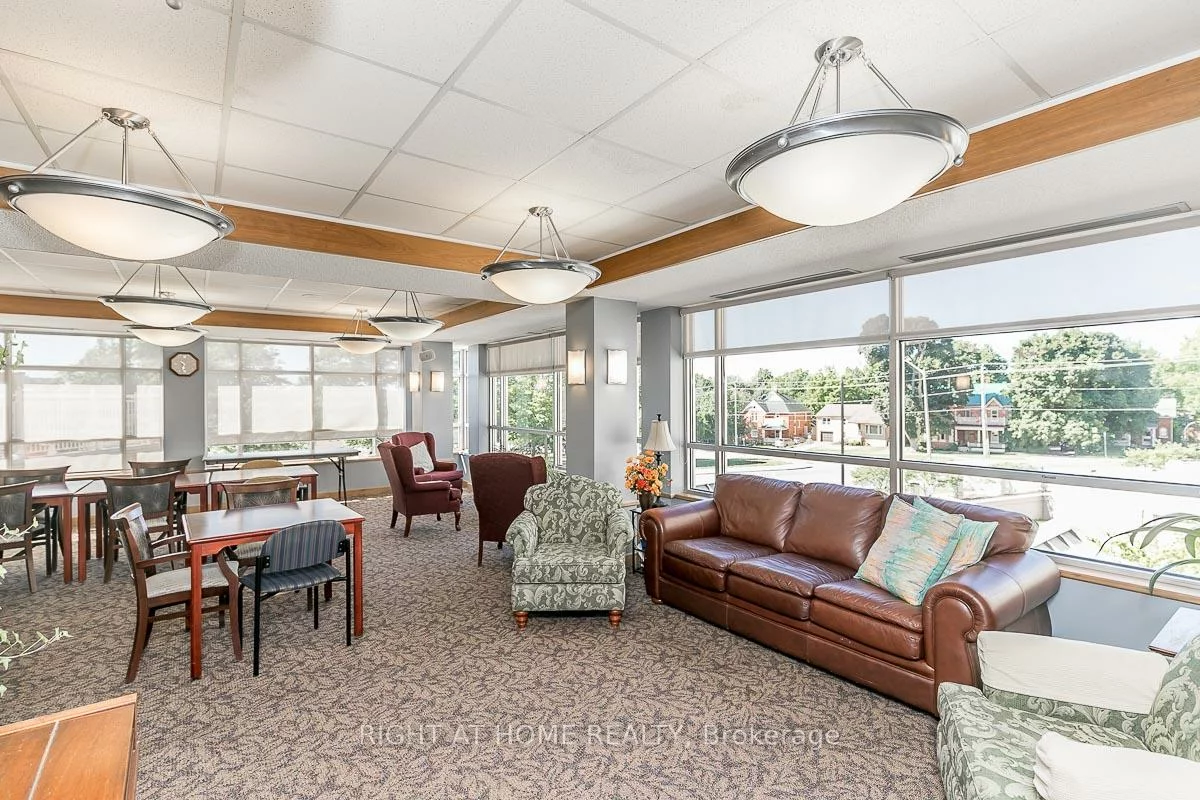 74, Ross, Queen's Park, Barrie