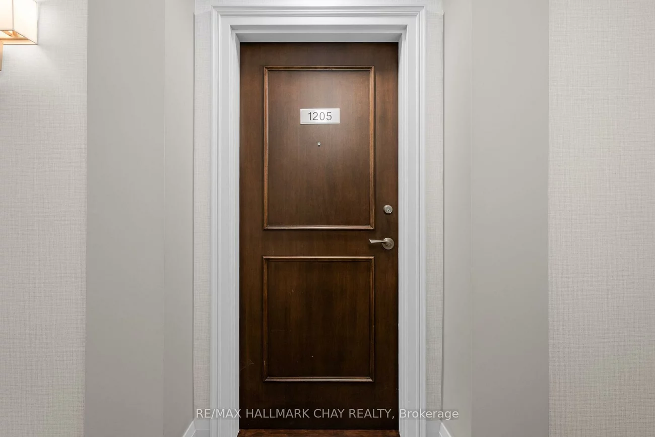 6, TORONTO, City Centre, Barrie