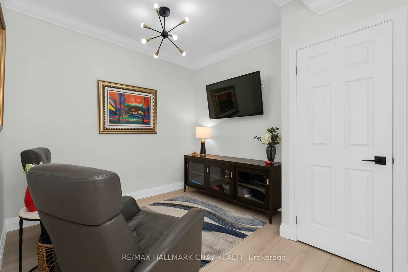 6, TORONTO, City Centre, Barrie