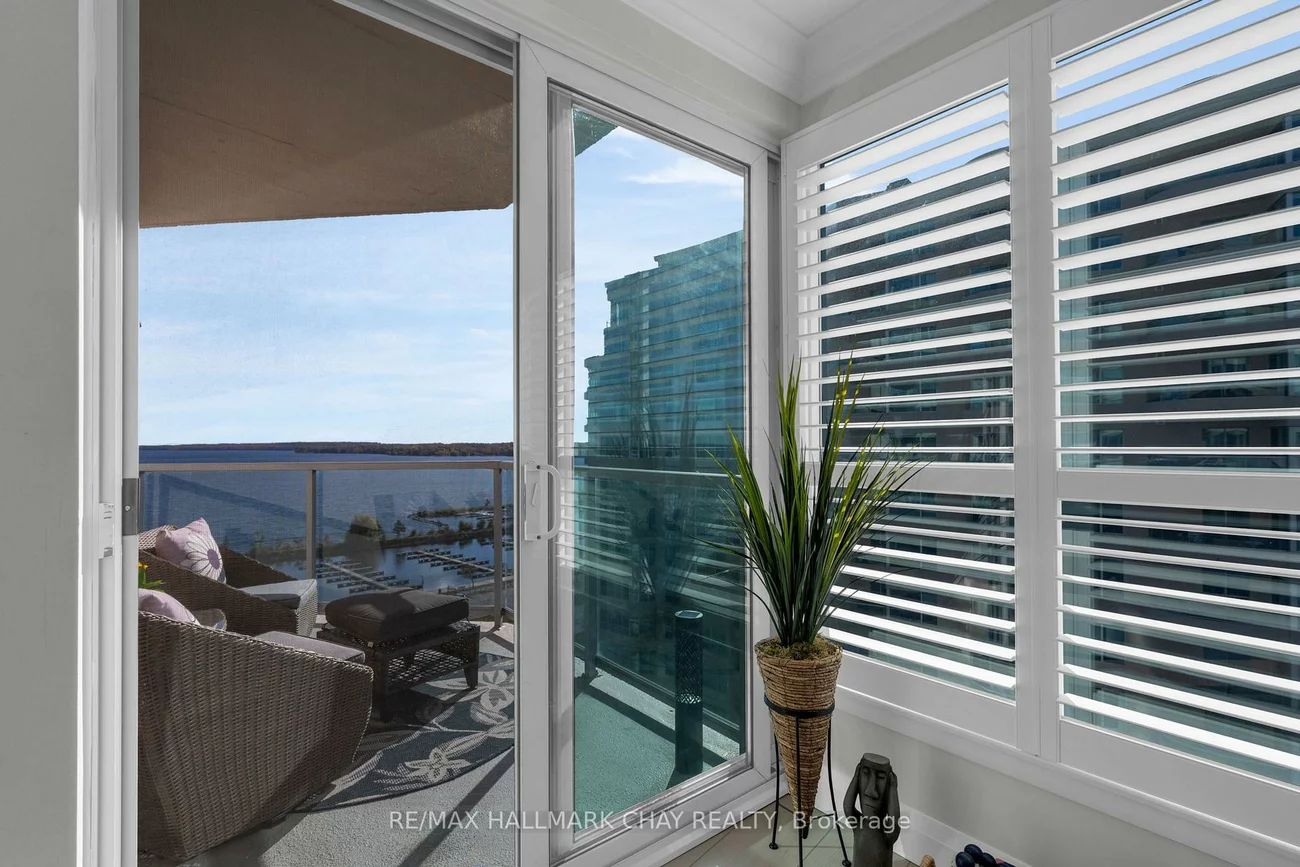 6, TORONTO, City Centre, Barrie