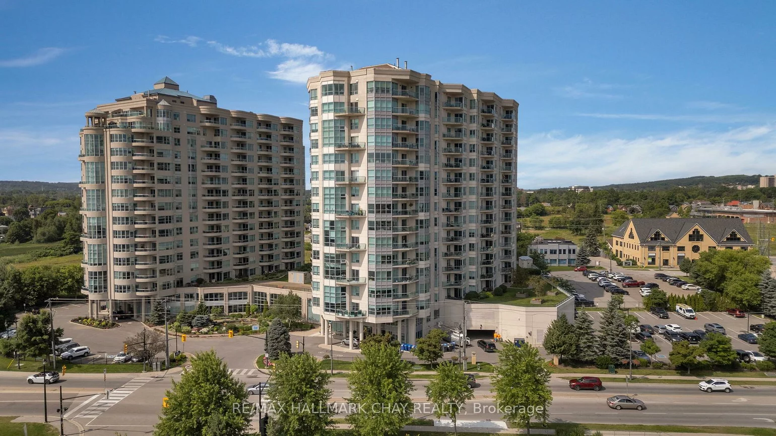 6, TORONTO, City Centre, Barrie