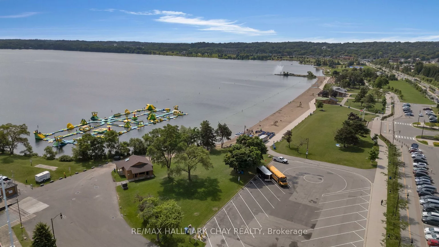 6, TORONTO, City Centre, Barrie