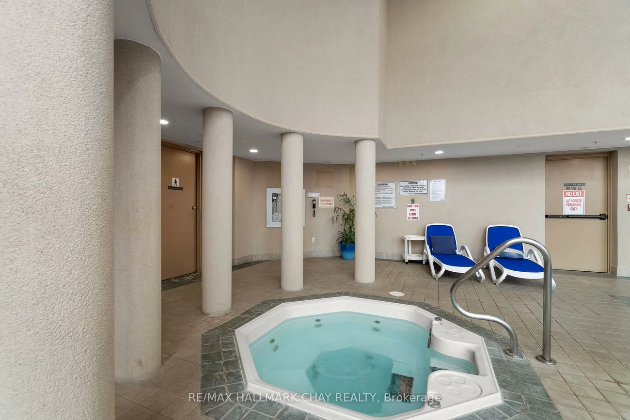 6, TORONTO, City Centre, Barrie