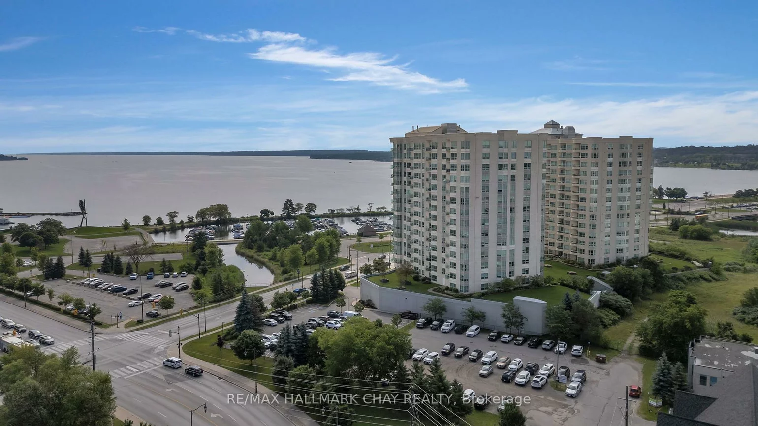 6, TORONTO, City Centre, Barrie