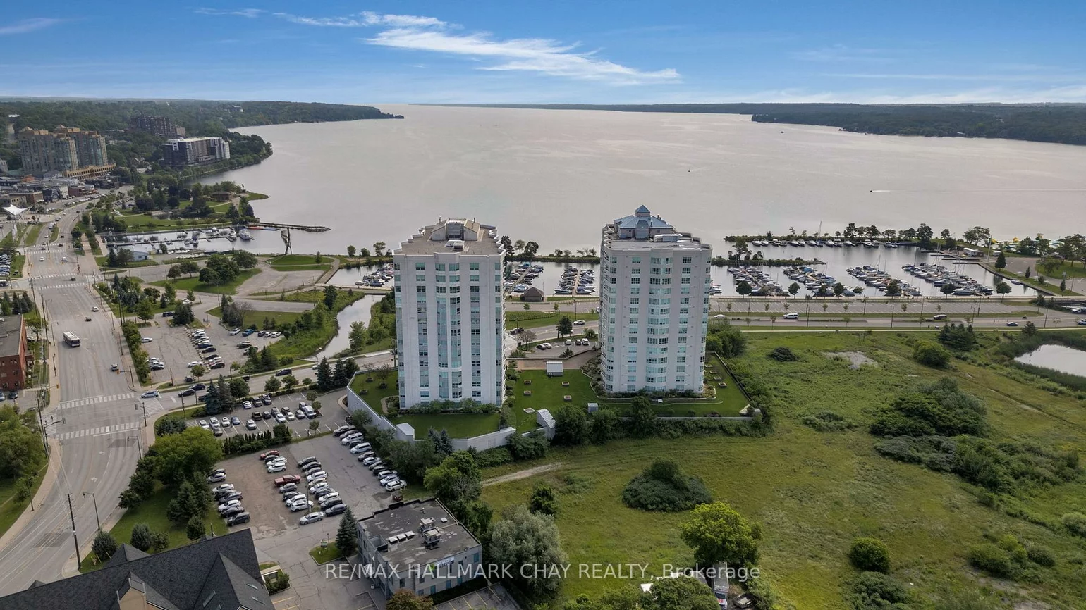 6, TORONTO, City Centre, Barrie