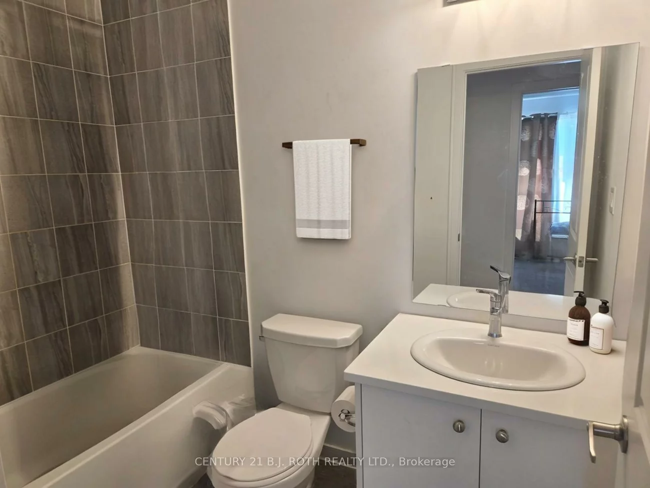 131, Appletree, Innis-Shore, Barrie