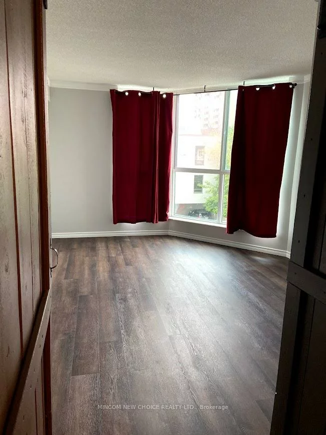 140, Dunlop, City Centre, Barrie