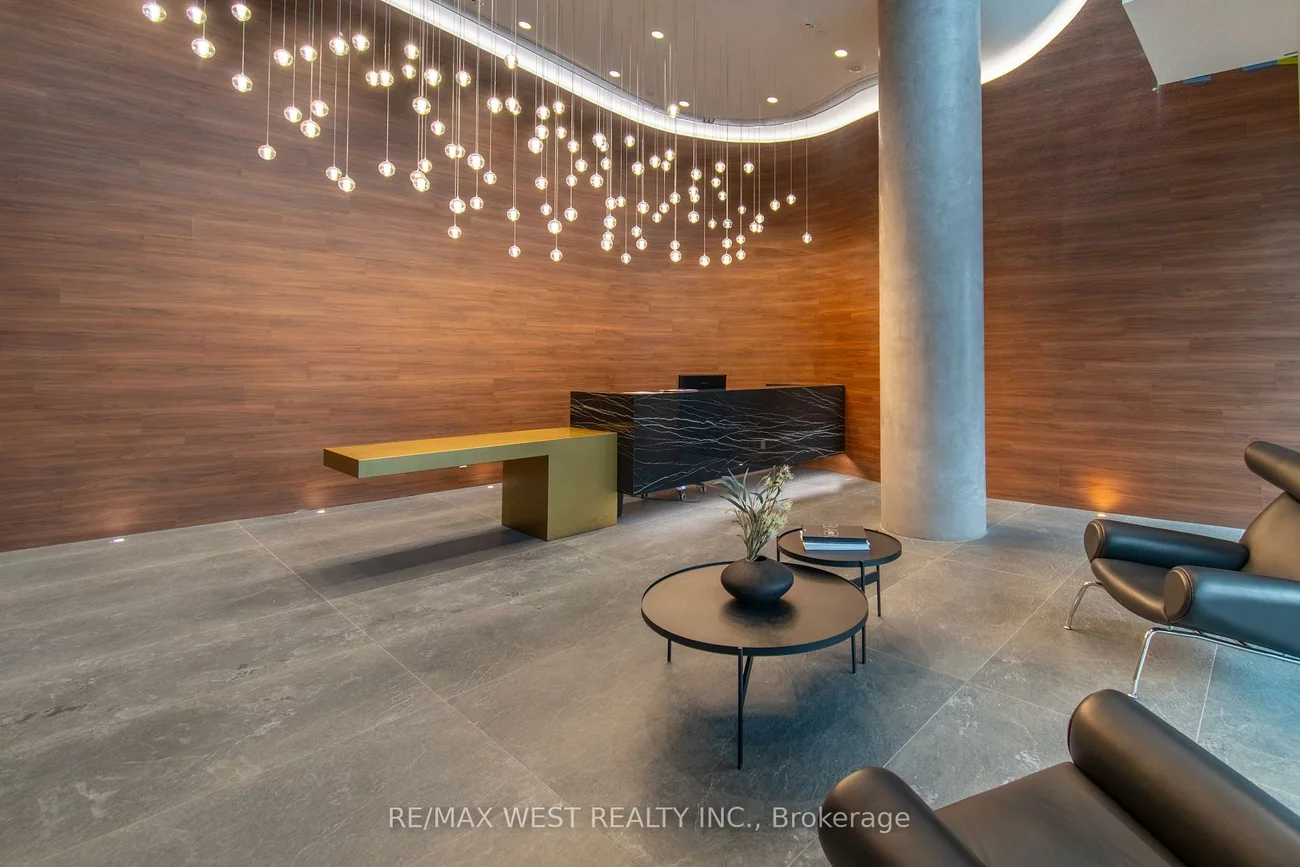 39, Mary, City Centre, Barrie