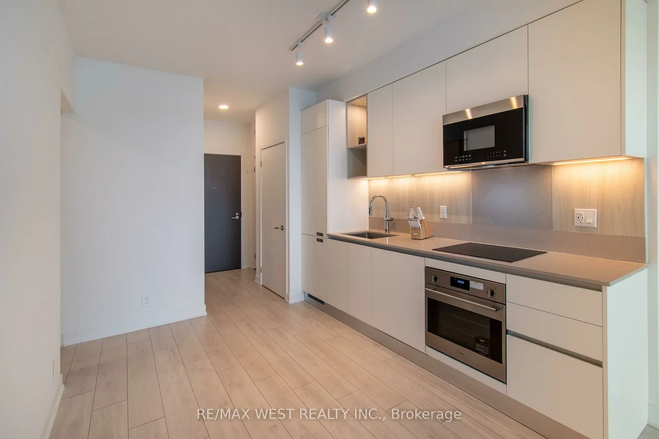 39, Mary, City Centre, Barrie