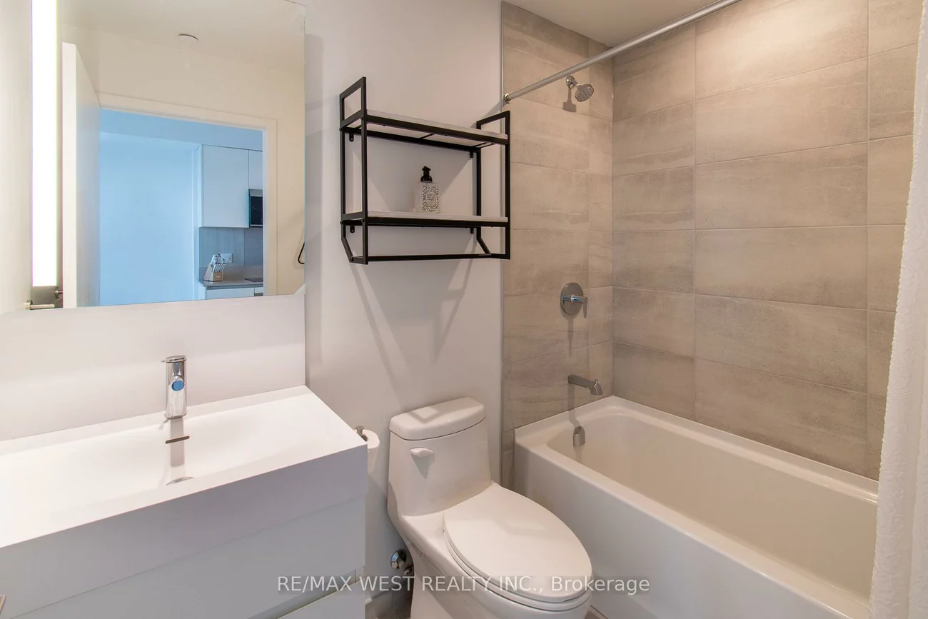 39, Mary, City Centre, Barrie