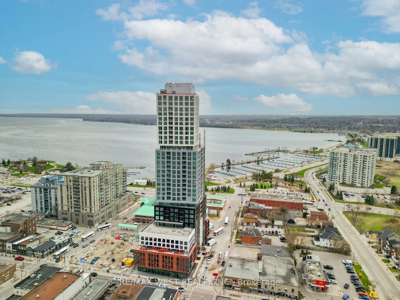 39, Mary, City Centre, Barrie