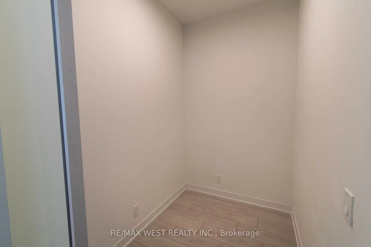 39, Mary, City Centre, Barrie