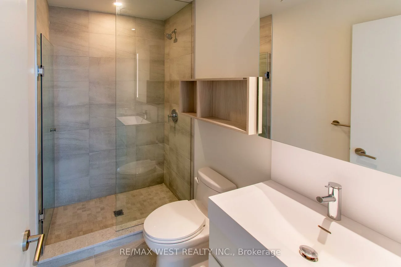 39, Mary, City Centre, Barrie