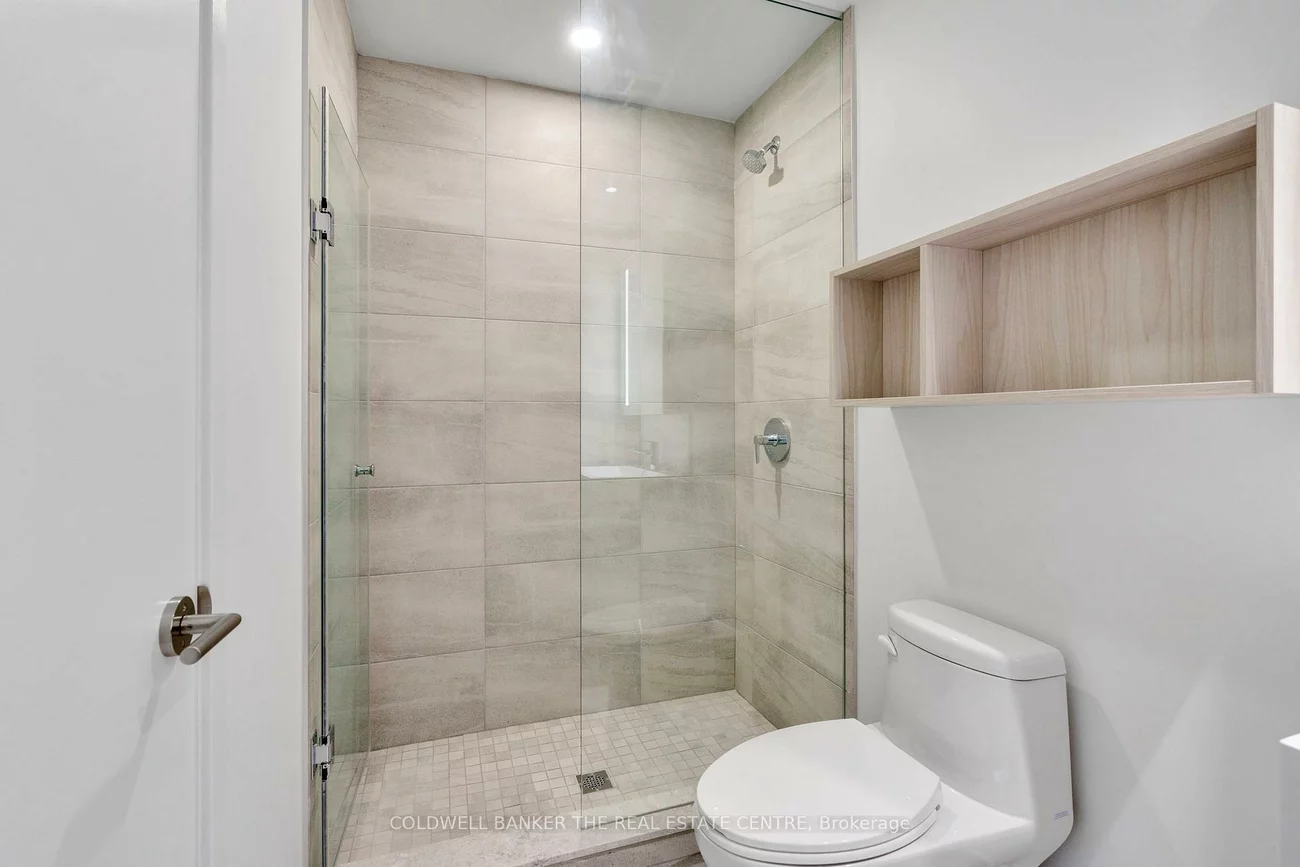 39, Mary, City Centre, Barrie