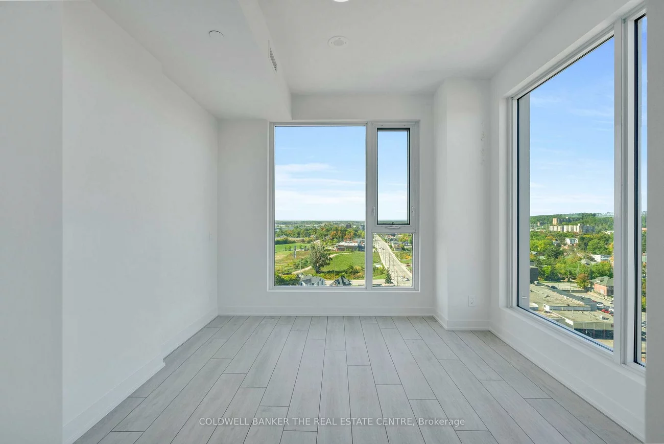 39, Mary, City Centre, Barrie