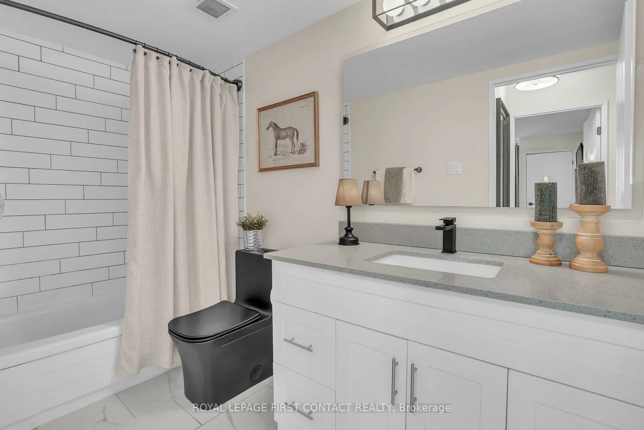 65, Ellen, City Centre, Barrie