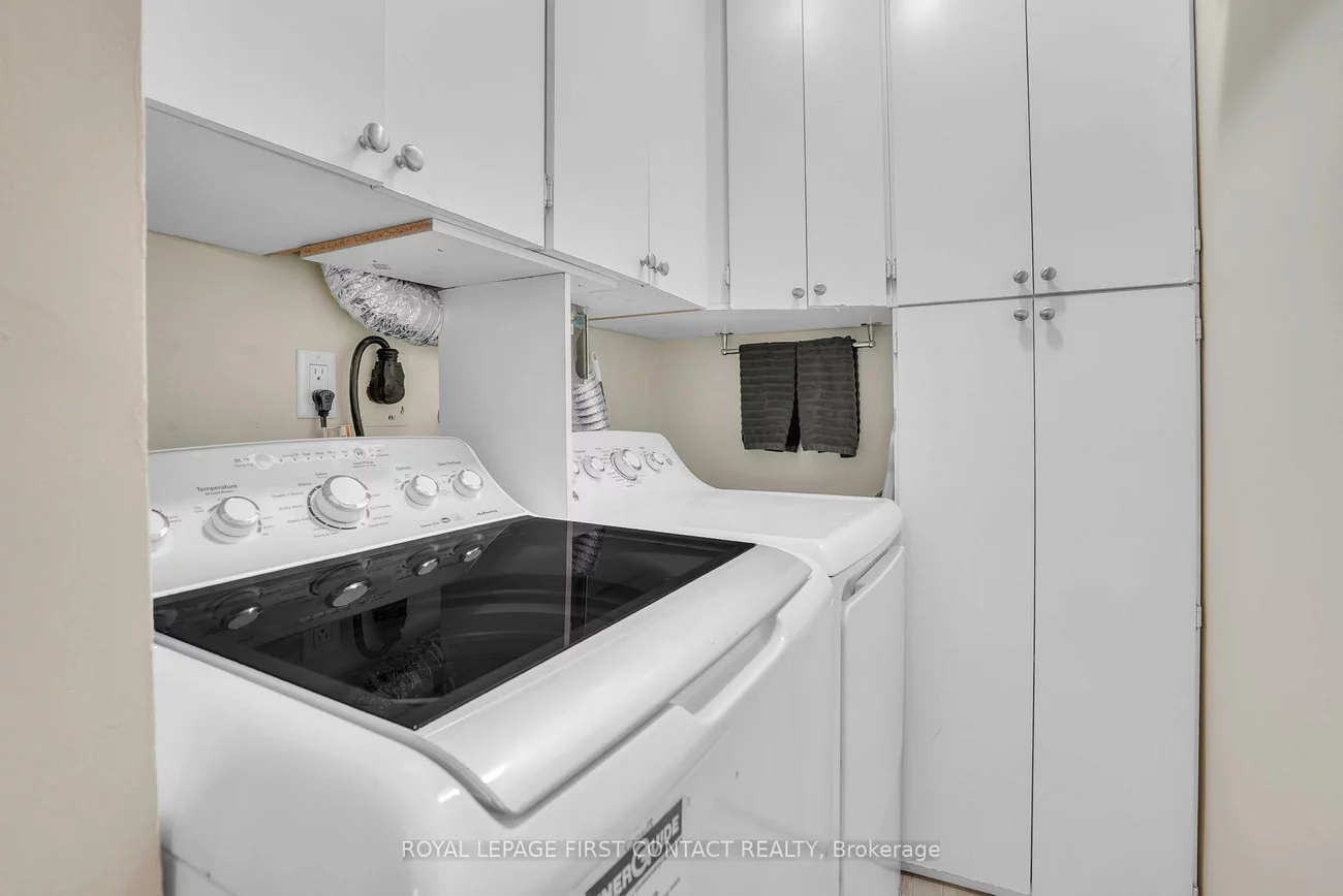 65, Ellen, City Centre, Barrie