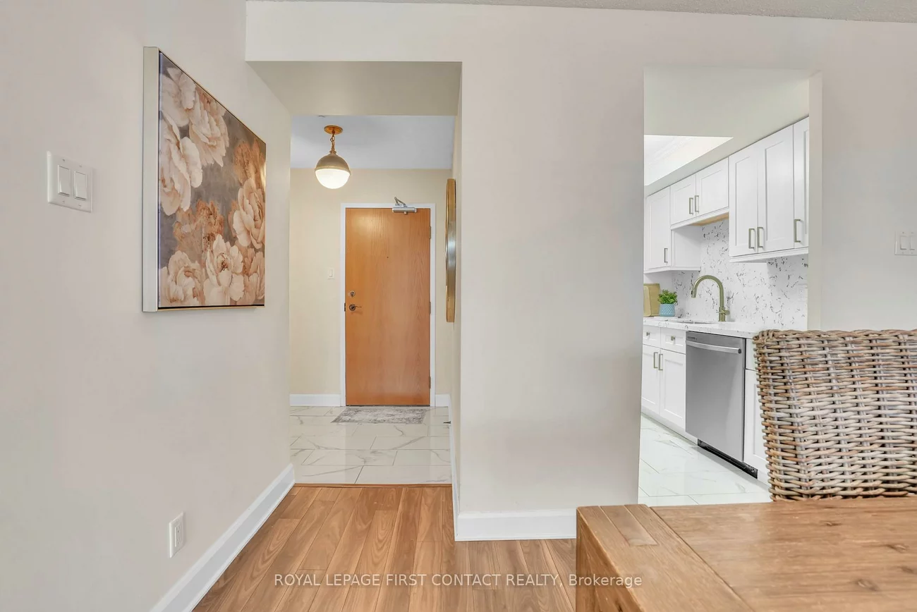 65, Ellen, City Centre, Barrie