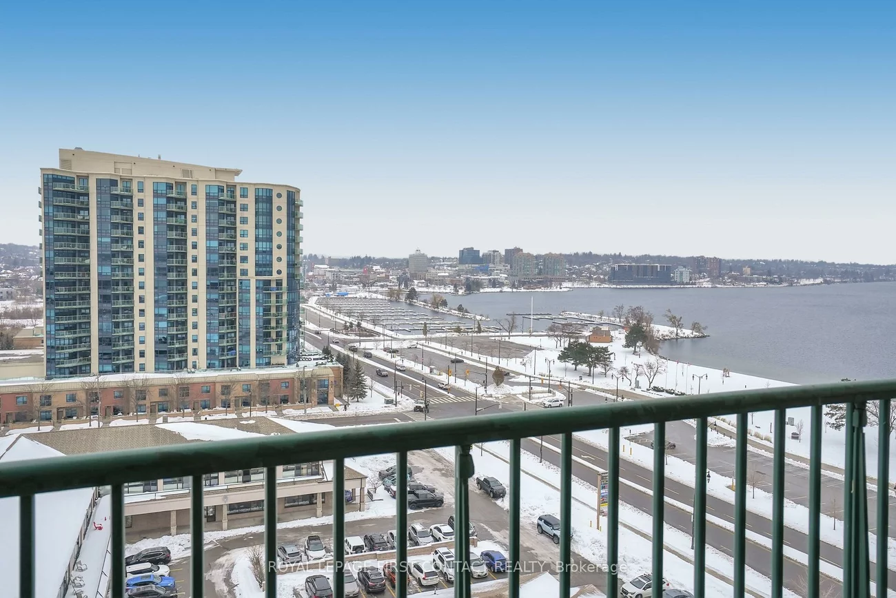 65, Ellen, City Centre, Barrie