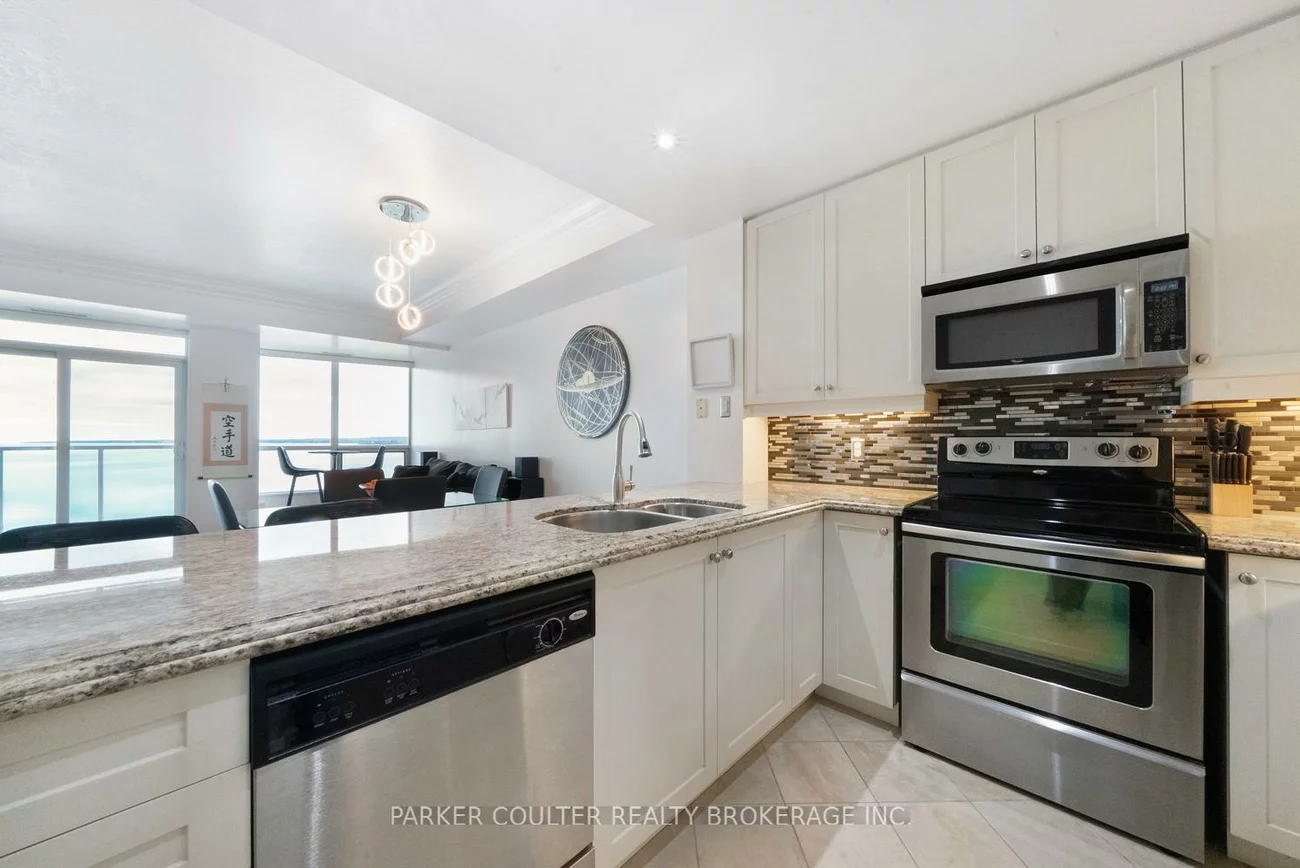 37, Ellen, City Centre, Barrie