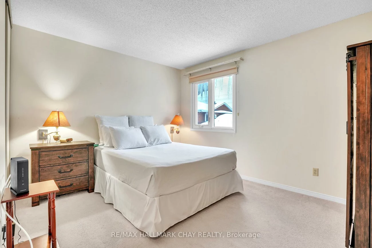 502, Essa, Holly, Barrie