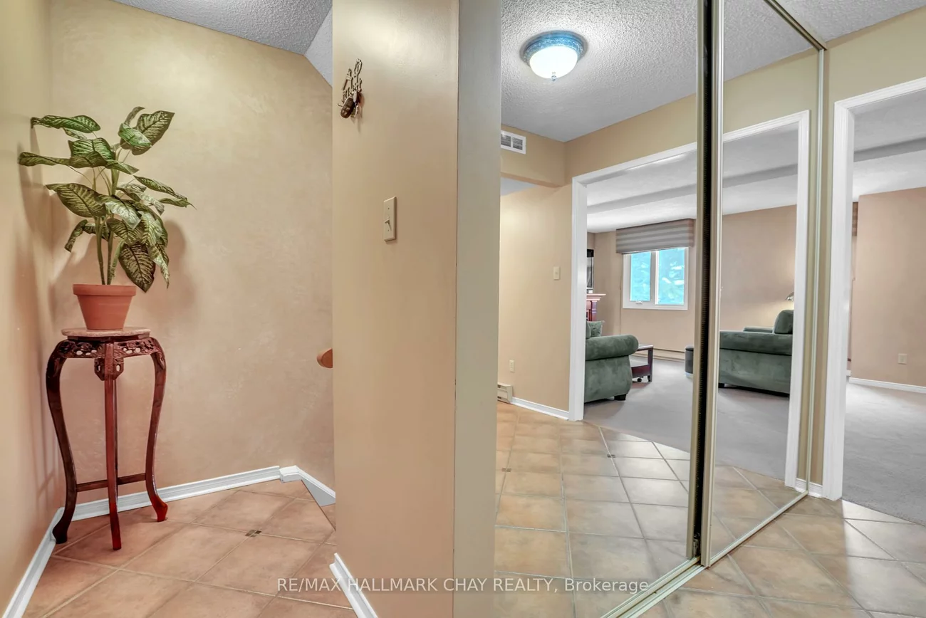 502, Essa, Holly, Barrie