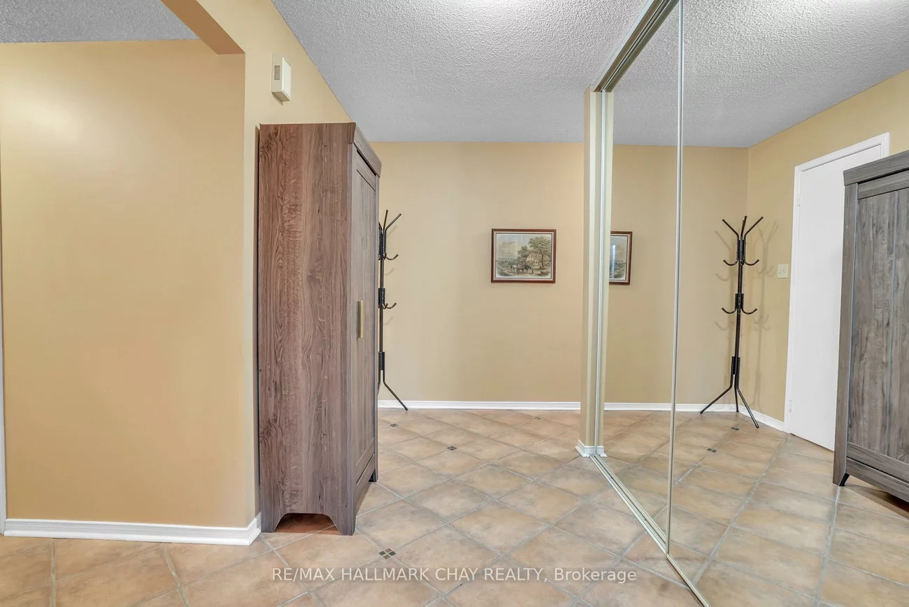 502, Essa, Holly, Barrie