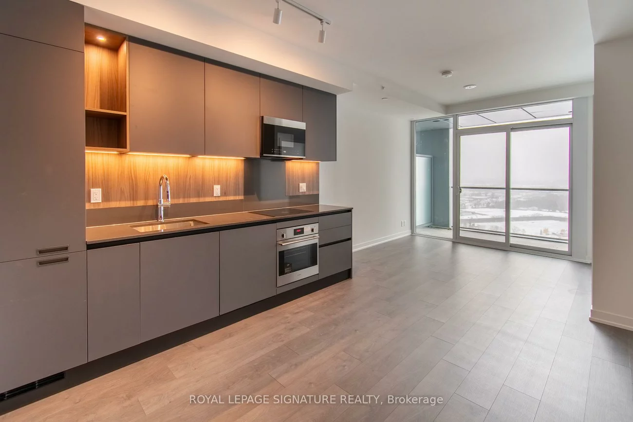 39, Mary, City Centre, Barrie