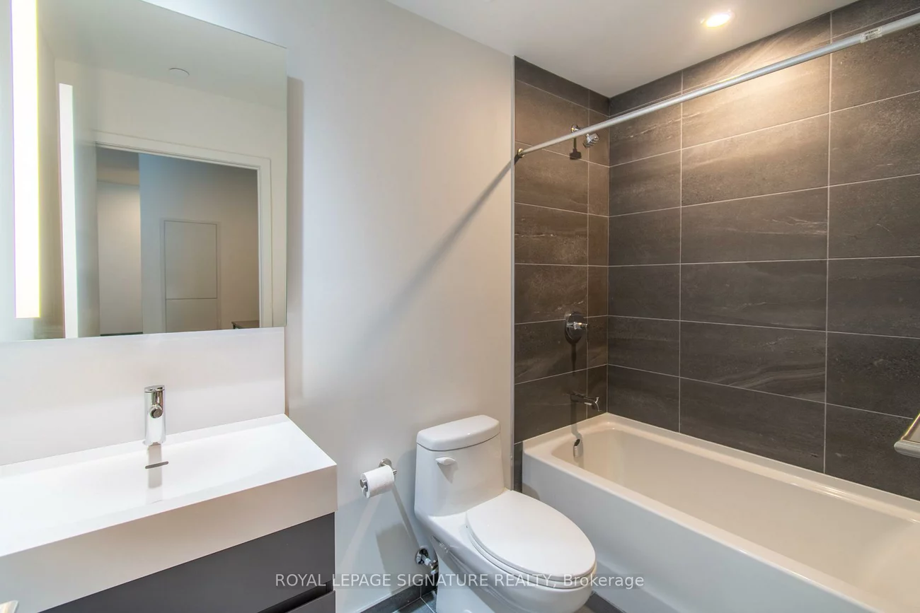 39, Mary, City Centre, Barrie