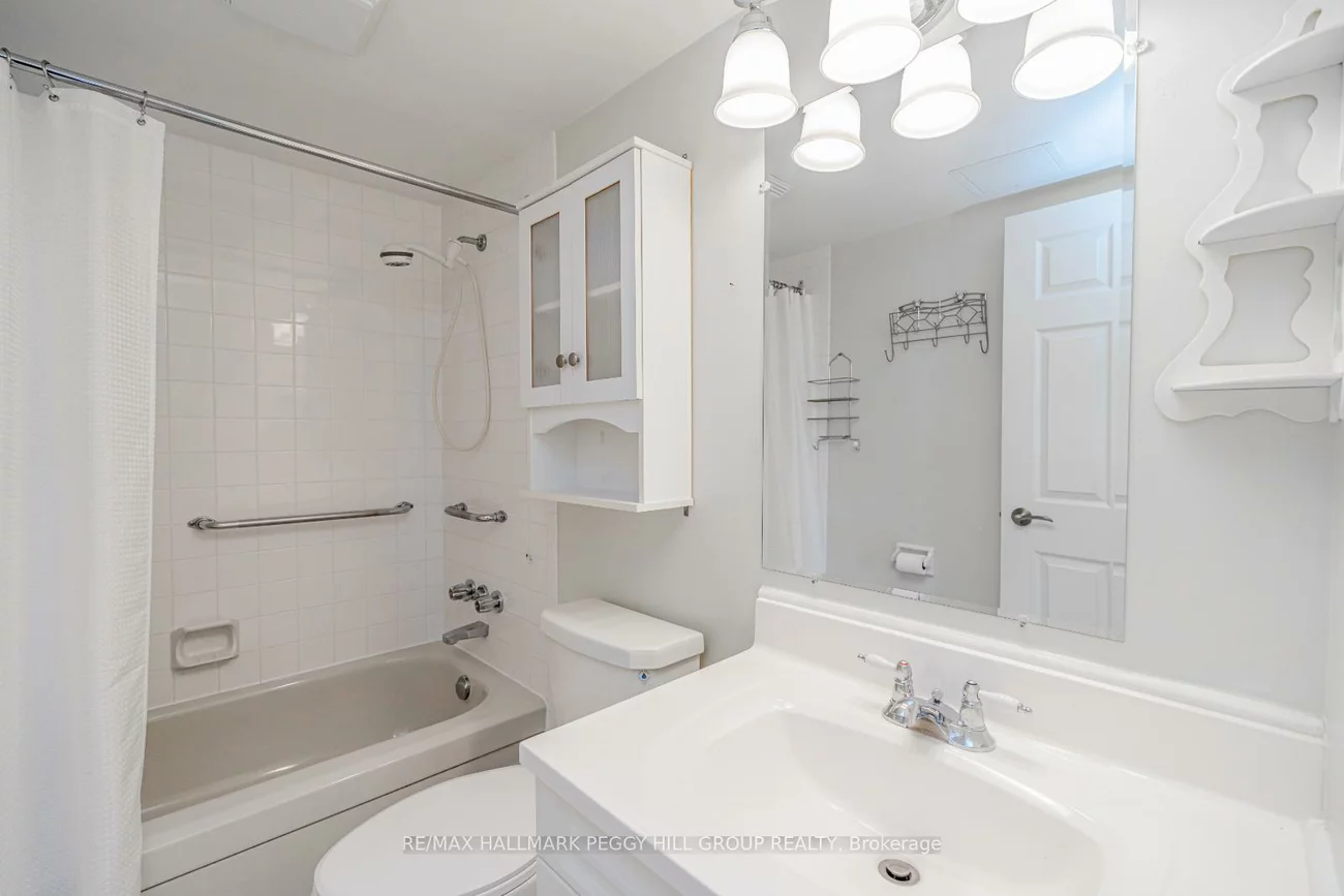 181, Collier, North Shore, Barrie