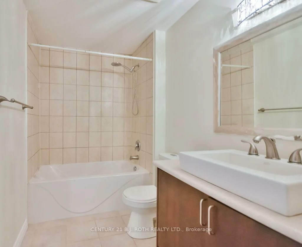 87, Goodwin, Painswick South, Barrie