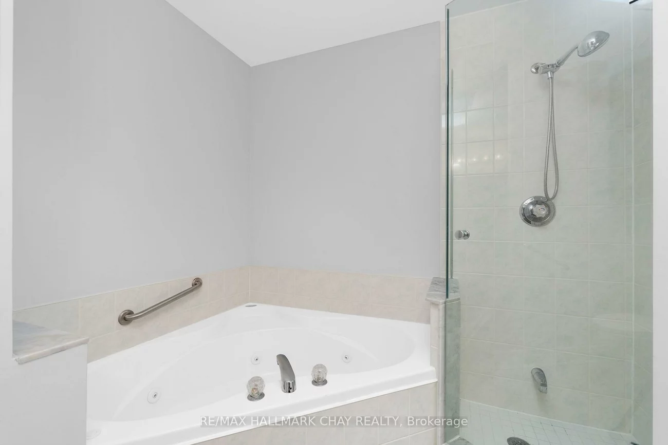 2, Toronto, City Centre, Barrie