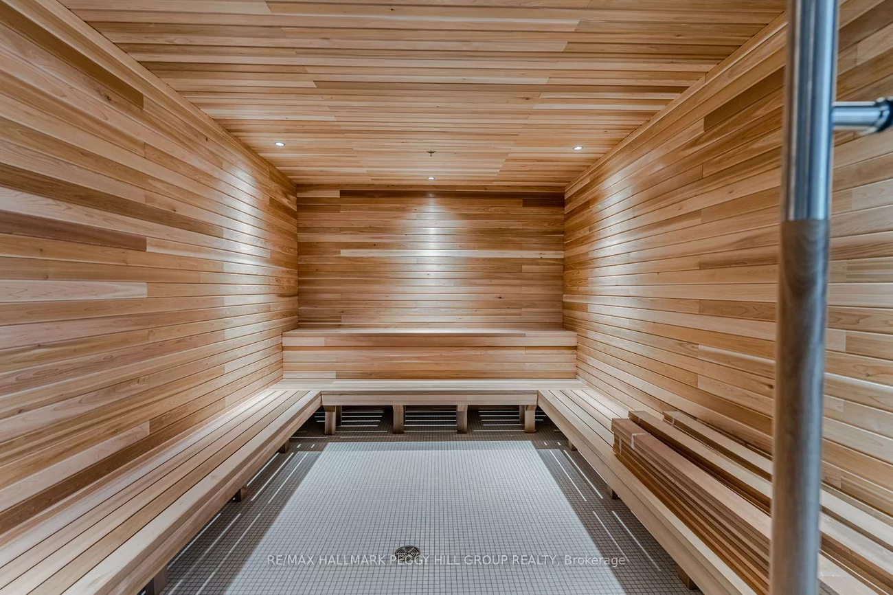 39, Mary, City Centre, Barrie