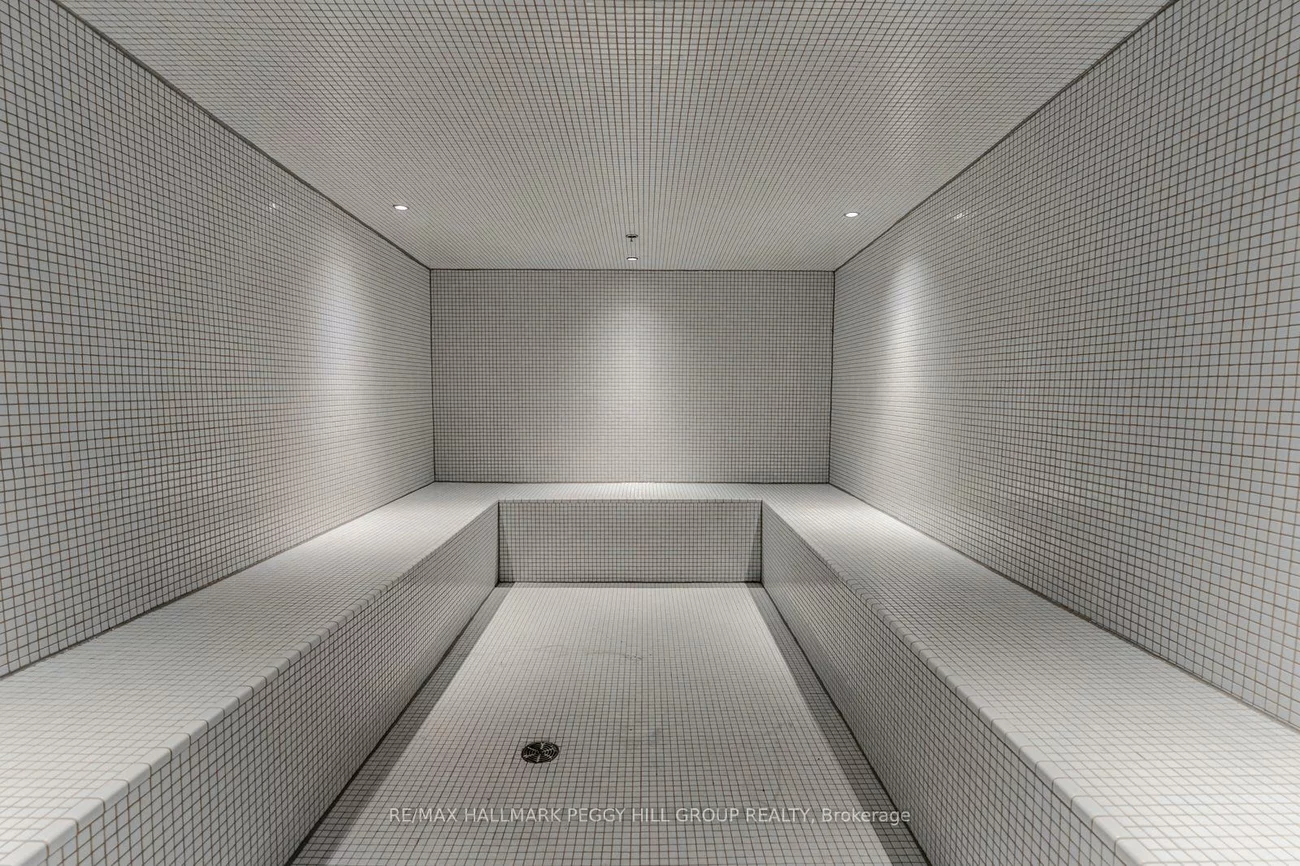 39, Mary, City Centre, Barrie