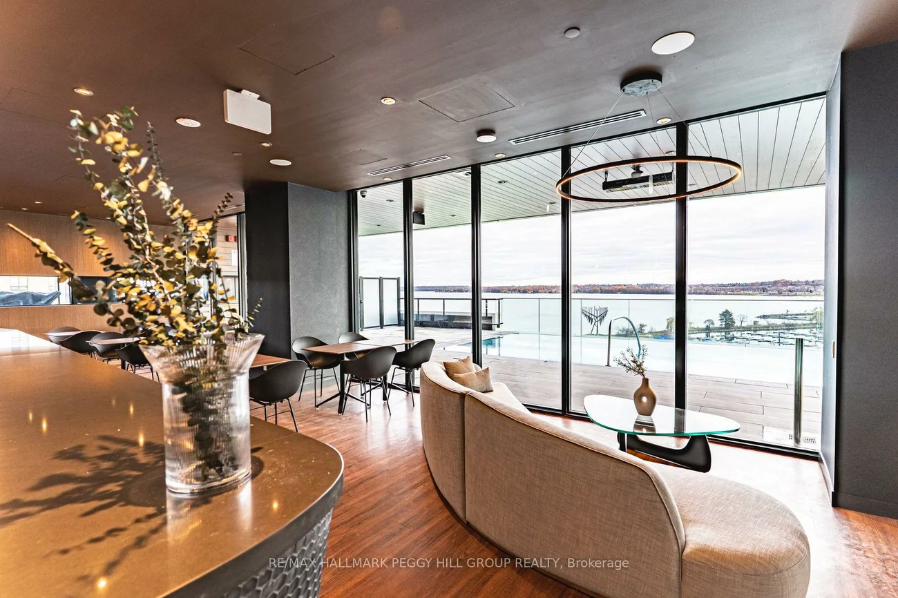 39, Mary, City Centre, Barrie