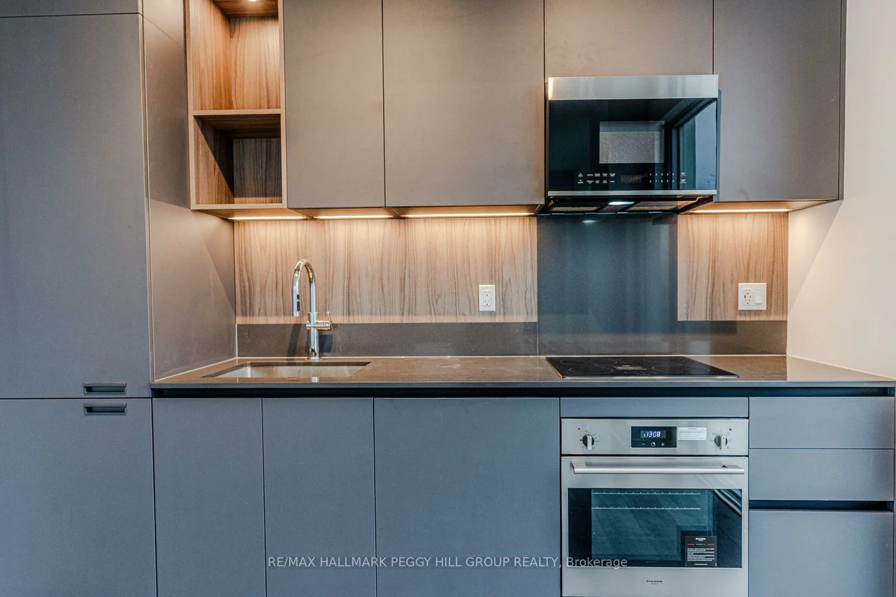 39, Mary, City Centre, Barrie