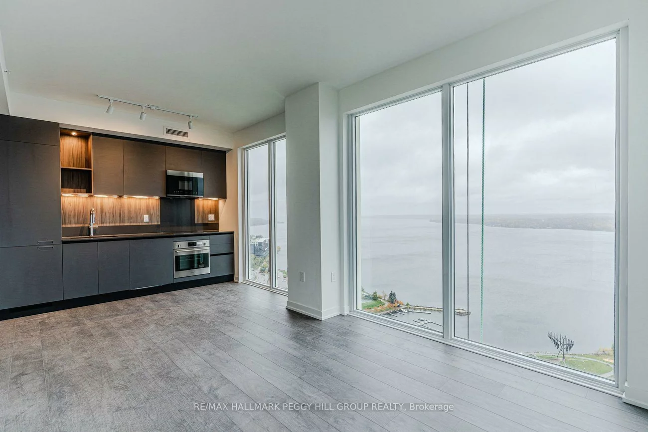 39, Mary, City Centre, Barrie