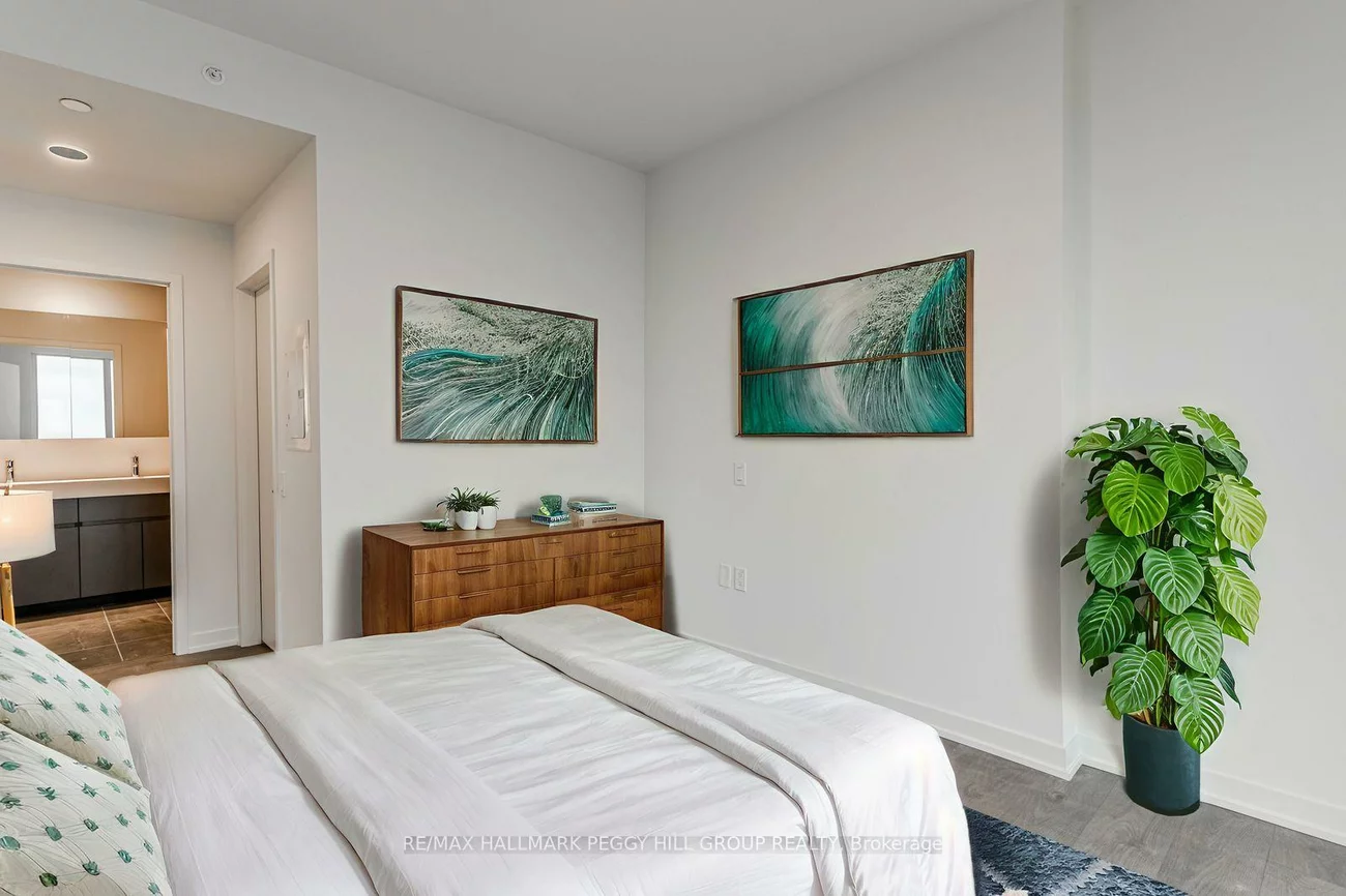 39, Mary, City Centre, Barrie