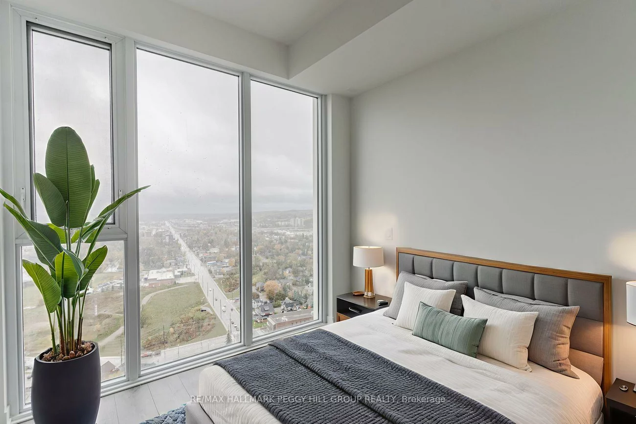 39, Mary, City Centre, Barrie