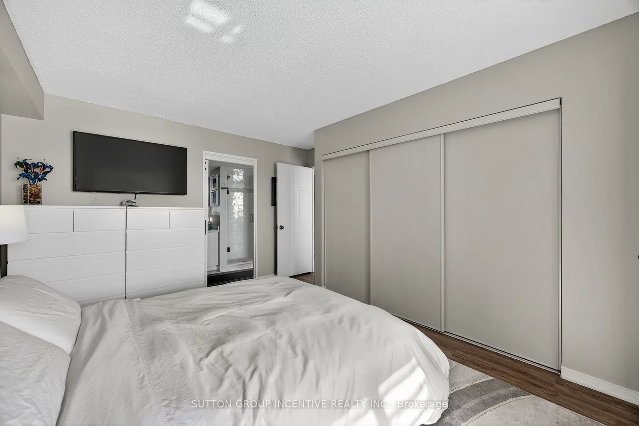 140, Dunlop, City Centre, Barrie