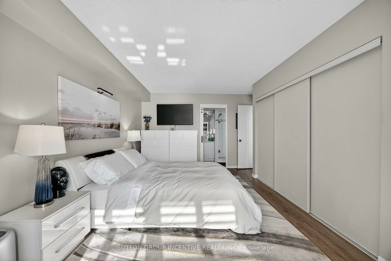 140, Dunlop, City Centre, Barrie